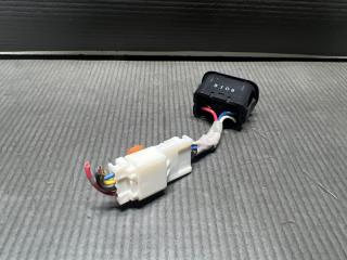 Кнопка правая передняя Subaru OUTBACK BR9 EJ25 64176AJ020JC 3 ракурс Кнопка правая передняя Subaru OUTBACK BR9 EJ25 64176AJ020JC 3 ракурс