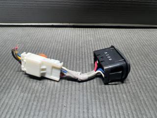 Кнопка правая передняя Subaru OUTBACK BR9 EJ25 64176AJ020JC 4 ракурс Кнопка правая передняя Subaru OUTBACK BR9 EJ25 64176AJ020JC 4 ракурс