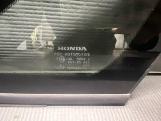 Форточка кузова левая передняя Honda ELYSION RR1 K24A 3 ракурс