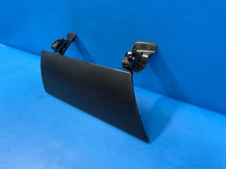 Крышка бардачка левая передняя Toyota VOXY AZR60 1AZ 55042-28030 3 ракурс Крышка бардачка левая передняя Toyota VOXY AZR60 1AZ 55042-28030 3 ракурс
