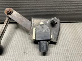 Датчик корректора фар задний Toyota PASSO KGC30 1KR 89408-B1010 2 ракурс