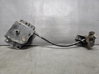 Крепление запасного колеса Toyota WISH ZGE20, ZGE21, ZGE25 2ZR 51900-68010 1 ракурс Крепление запасного колеса Toyota WISH ZGE20, ZGE21, ZGE25 2ZR 51900-68010 1 ракурс