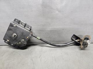 Крепление запасного колеса Toyota WISH ZGE20, ZGE21, ZGE25 2ZR 51900-68010 1 ракурс Крепление запасного колеса Toyota WISH ZGE20, ZGE21, ZGE25 2ZR 51900-68010 1 ракурс