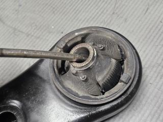 Рычаг правый передний Toyota ISIS ANM10 1AZ 48069-29255 4 ракурс