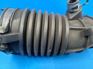 Патрубок воздушн.фильтра Honda STEPWGN RK1 R20A 17225-R0A-003 2 ракурс
