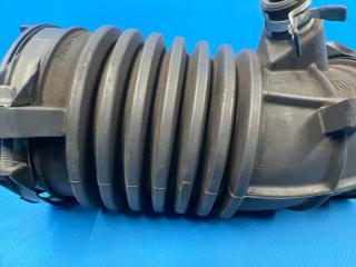 Патрубок воздушн.фильтра Honda STEPWGN RK1 R20A 17225-R0A-003 2 ракурс