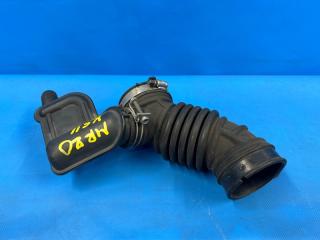 Патрубок воздушн.фильтра Nissan BLUEBIRD SYLPHY KG11 MR20 16576-ED800 4 ракурс Патрубок воздушн.фильтра Nissan BLUEBIRD SYLPHY KG11 MR20 16576-ED800 4 ракурс