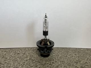 Лампа ксенон Toyota PRIUS NHW20 90981-20028, HARISON D4R 35W 1 ракурс Лампа ксенон Toyota PRIUS NHW20 90981-20028, HARISON D4R 35W 1 ракурс