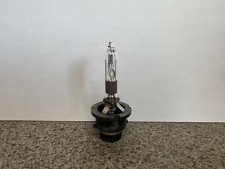 Лампа ксенон Toyota PRIUS NHW20 90981-20028, KOITO D4R 35W 1 ракурс Лампа ксенон Toyota PRIUS NHW20 90981-20028, KOITO D4R 35W 1 ракурс
