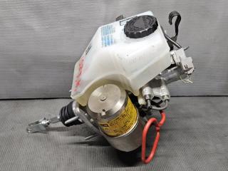 Главный тормозной цилиндр Toyota PROGRES JCG10 1JZ 47050-51010, 47210-51041 2 ракурс