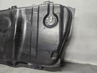 Бензобак Toyota ISIS ZGM11 3ZR 77001-44063 3 ракурс