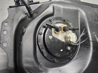 Бензобак Toyota ISIS ZGM11 3ZR 77001-44063 4 ракурс