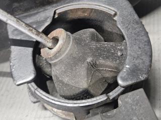 Балка под двс Toyota NOAH ZRR70 3ZR 5 ракурс