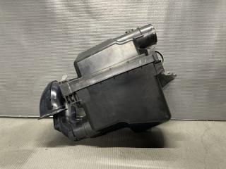 Корпус воздушного фильтра Toyota SIENTA NHP170 1NZFXE 17700-21200 1 ракурс Корпус воздушного фильтра Toyota SIENTA NHP170 1NZFXE 17700-21200 1 ракурс