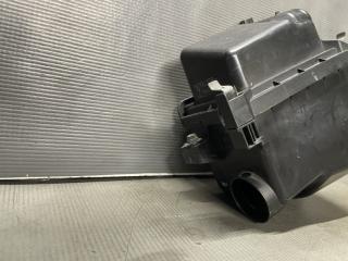 Корпус воздушного фильтра Toyota AQUA NHP10 1NZFXE 17700-21200 2 ракурс