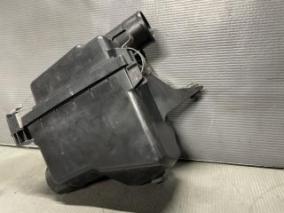 Корпус воздушного фильтра Toyota AQUA NHP10 1NZFXE 17700-21200 3 ракурс
