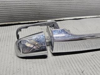 Ручка двери правая задняя Toyota VOXY AZR60, AZR65 1AZ 69230-58010 2 ракурс