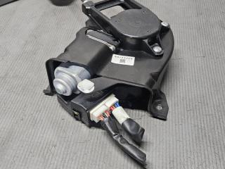 Доводчик двери левый задний Toyota VOXY ZRR70, ZRR75 3ZR 85006-28060 2 ракурс