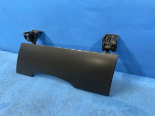 Крышка бардачка правая передняя Toyota VOXY AZR60 1AZ 55041-28030 3 ракурс Крышка бардачка правая передняя Toyota VOXY AZR60 1AZ 55041-28030 3 ракурс
