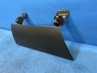 Крышка бардачка левая передняя Toyota VOXY AZR60 1AZ 55042-28030 3 ракурс Крышка бардачка левая передняя Toyota VOXY AZR60 1AZ 55042-28030 3 ракурс