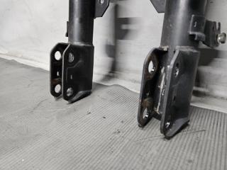 Стойка передняя Toyota ISIS ZNM10 1ZZ 3 ракурс