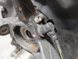 Ступица левая передняя Toyota ISIS ZNM10 1ZZ 43212-44040 4 ракурс Ступица левая передняя Toyota ISIS ZNM10 1ZZ 43212-44040 4 ракурс