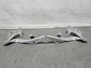 Петля капота Nissan STAGEA M35 VQ25 65400AL500 3 ракурс Петля капота Nissan STAGEA M35 VQ25 65400AL500 3 ракурс