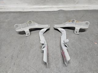 Петля капота Nissan STAGEA M35 VQ25 65400AL500 3 ракурс Петля капота Nissan STAGEA M35 VQ25 65400AL500 3 ракурс