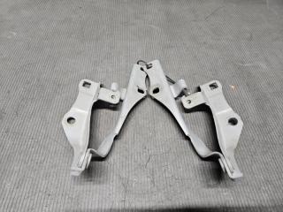 Петля капота Nissan STAGEA M35 VQ25 65400AL500 2 ракурс Петля капота Nissan STAGEA M35 VQ25 65400AL500 2 ракурс