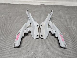 Петля капота Nissan STAGEA M35 VQ25 65400AL500 1 ракурс Петля капота Nissan STAGEA M35 VQ25 65400AL500 1 ракурс