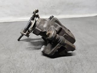 Суппорт правый задний Toyota BLADE AZE156 2AZ 47830-12240 4 ракурс