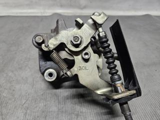 Суппорт левый задний Toyota BLADE AZE156 2AZ 47850-12240 3 ракурс