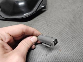Доводчик двери правый задний Nissan SERENA C26 MR20 979401VA0B 3 ракурс