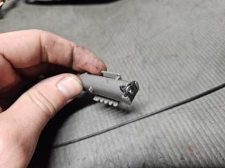 Доводчик двери правый задний Nissan SERENA C26 MR20 979401VA0B 4 ракурс
