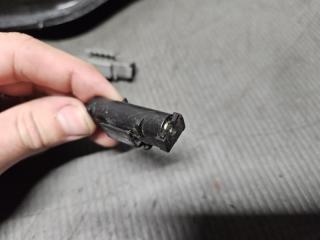 Доводчик двери правый задний Nissan SERENA C26 MR20 979401VA0B 4 ракурс