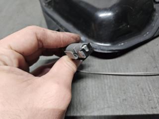 Доводчик двери левый задний Nissan SERENA C26 MR20 979411VA0B 3 ракурс