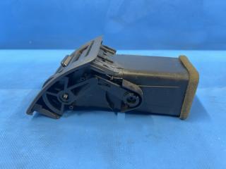 Воздуховод правый Toyota NOAH AZR60 1AZ 55650-28180 3 ракурс