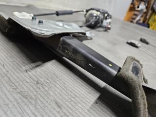 Доводчик двери левый задний Toyota ISIS ZNM10, ANM10, ANM15, ZGM10, ZGM11, ZGM15 1ZZ 85006-44011 5 ракурс