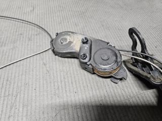 Доводчик двери левый задний Toyota NOAH ZRR70, ZRR75 3ZR 85006-28060 5 ракурс