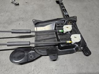Доводчик двери левый задний Toyota NOAH ZRR70, ZRR75 3ZR 85006-28060 3 ракурс Доводчик двери левый задний Toyota NOAH ZRR70, ZRR75 3ZR 85006-28060 3 ракурс