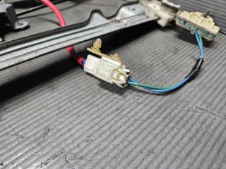 Стеклоподъемник левый передний Nissan SKYLINE V35, NV35, PV35, HV35 80721-AR000, 80731AL501 3 ракурс