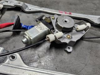 Стеклоподъемник правый передний Nissan SKYLINE V35, NV35, PV35, HV35 80720-AR000, 80730AL501 3 ракурс