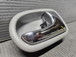 Ручка двери внутренняя правая передняя Mazda BONGO FRIENDEE SGLR 3 ракурс