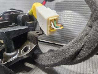 Замок багажника Toyota CROWN MAJESTA UZS186 3UZ 64650-30010 3 ракурс