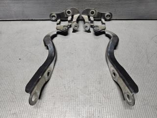 Петля капота Toyota VOXY ZRR70 3ZR 53410-28070 1 ракурс