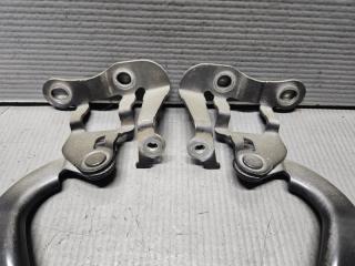 Петля капота Toyota VOXY ZRR70 3ZR 53410-28070 2 ракурс