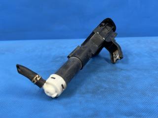 Форсунка омывателя правая Toyota PRIUS ZVW30 2ZR 85207-47010 2 ракурс