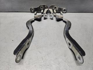 Петля капота Toyota VOXY ZRR70 3ZR 53410-28070 1 ракурс