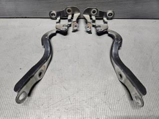 Петля капота Toyota VOXY ZRR70 3ZR 53410-28070 1 ракурс