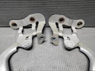 Петля капота Toyota VOXY ZRR70 3ZR 53410-28070 2 ракурс